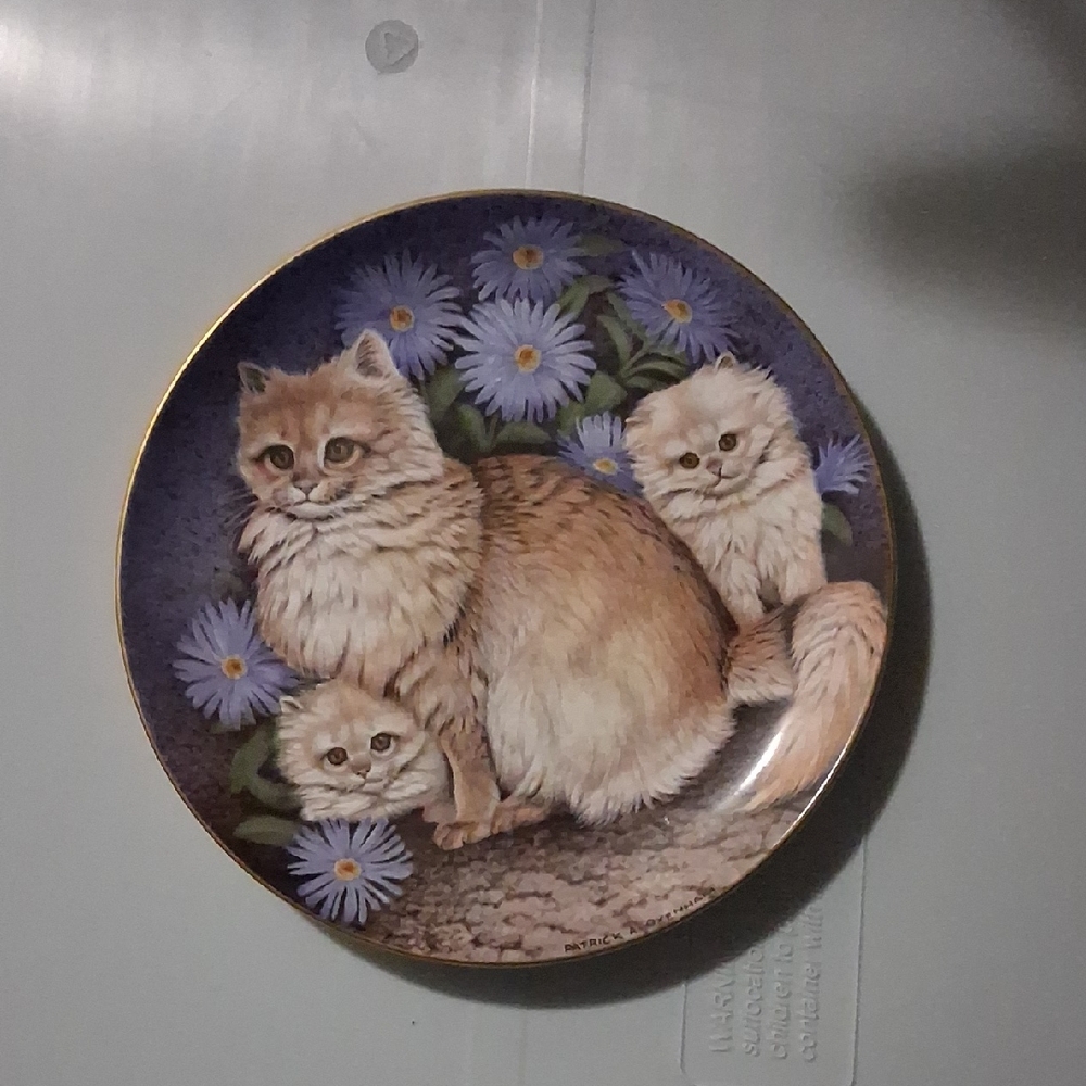 Stafford Cat Plate with Blue and Cream Design